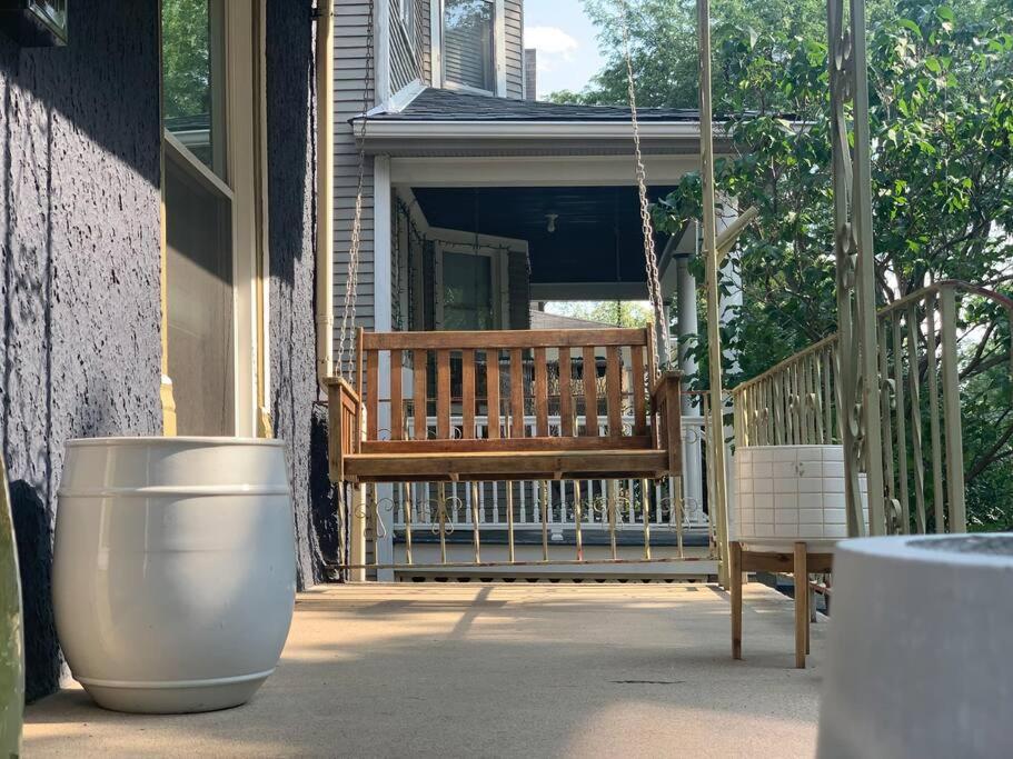 Bright, Big Family Escape, W/Parking, Dogs Welcome 奥克帕克 外观 照片